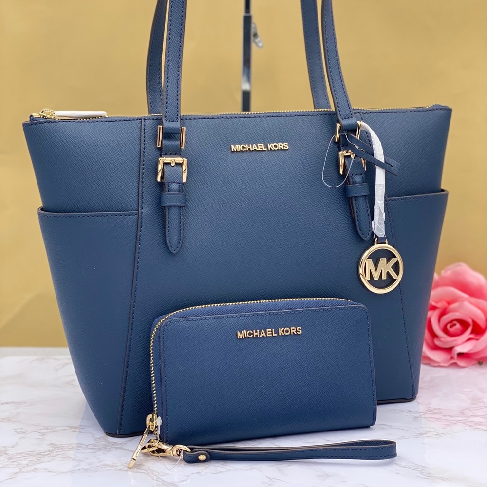 Michael Kors Charlotte Tote & Wallet Set Navy - Picture 1 of 12